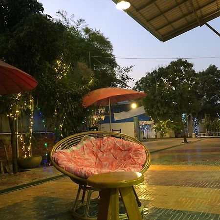 Por Chey Guesthouse Battambang Esterno foto