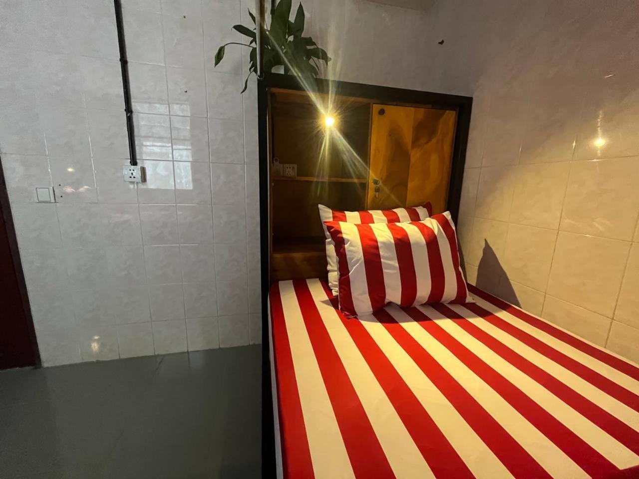 Por Chey Guesthouse Battambang Esterno foto