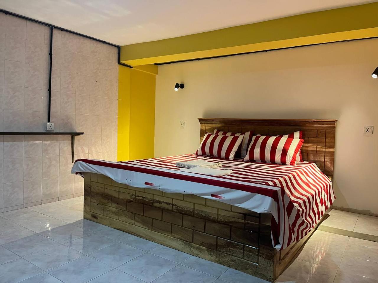 Por Chey Guesthouse Battambang Esterno foto