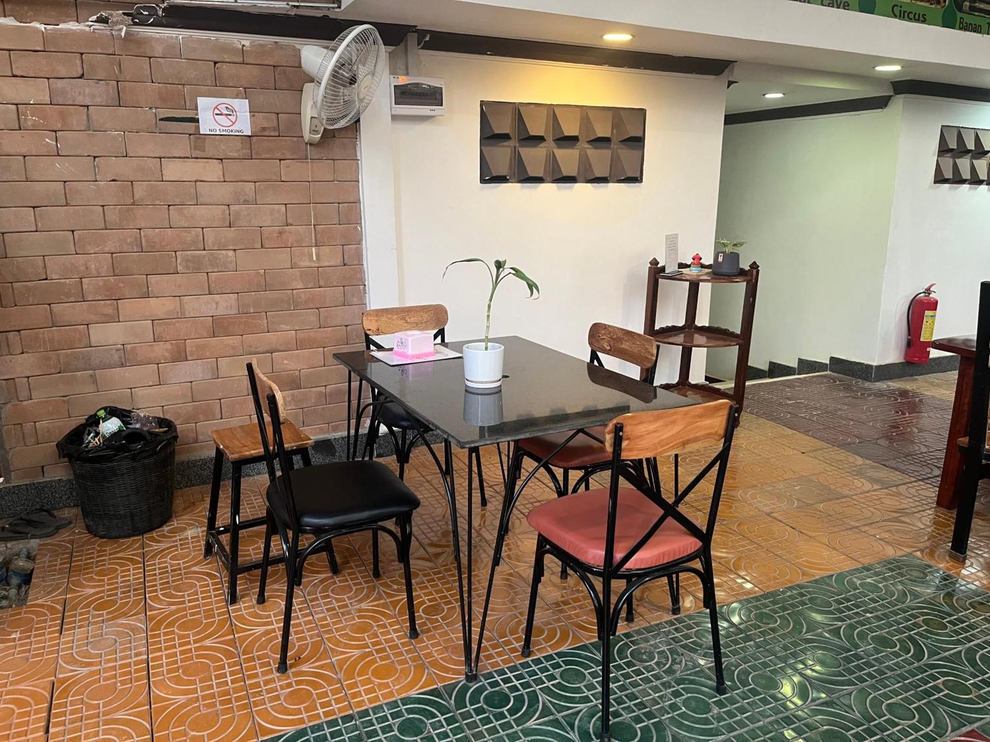 Por Chey Guesthouse Battambang Esterno foto