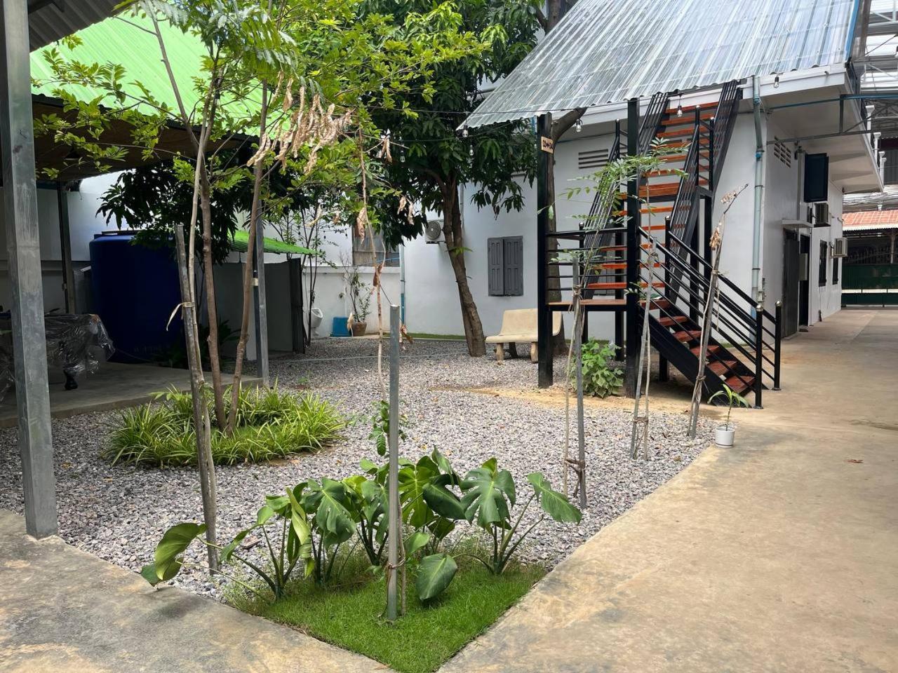 Por Chey Guesthouse Battambang Esterno foto